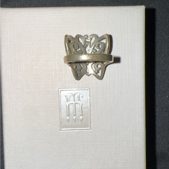 James Avery Jewelry - James Avery retired ring size 5.5